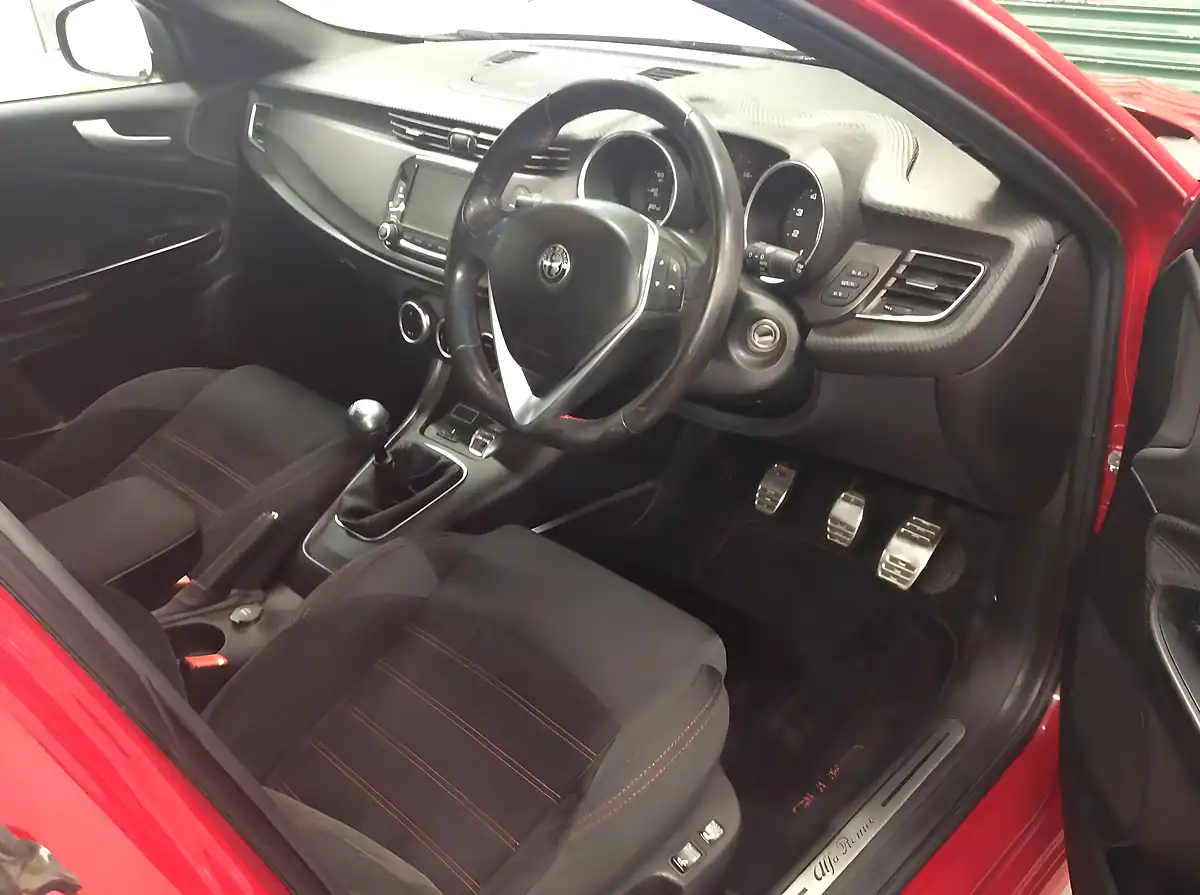 Used 2017 Alfa Romeo Giulietta Speciale Red - Interior and Exterior details 10