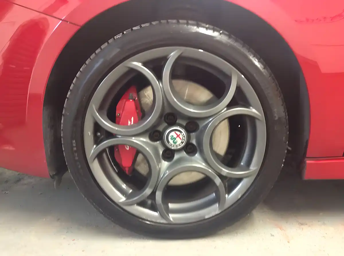 Used 2017 Alfa Romeo Giulietta Speciale Red - Interior and Exterior details 15
