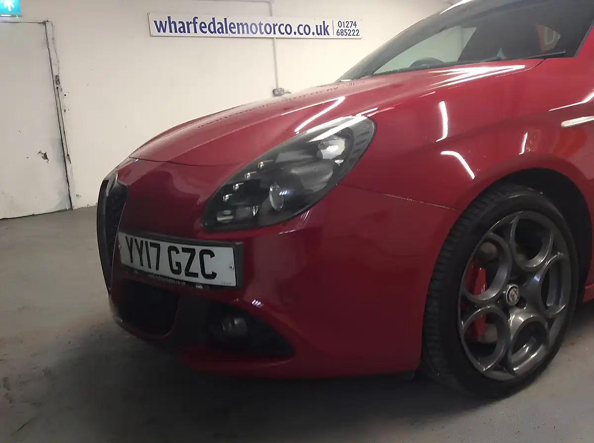 Used 2017 Alfa Romeo Giulietta Speciale Red - Interior and Exterior details 17