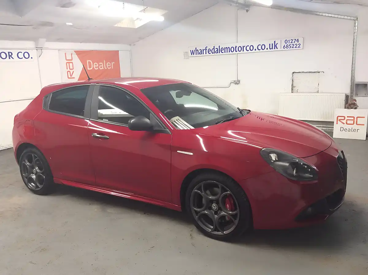 Used 2017 Alfa Romeo Giulietta Speciale Red - Interior and Exterior details 2