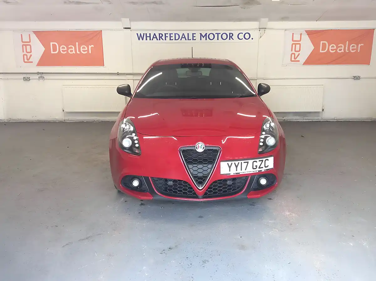 Used 2017 Alfa Romeo Giulietta Speciale Red - Interior and Exterior details 5