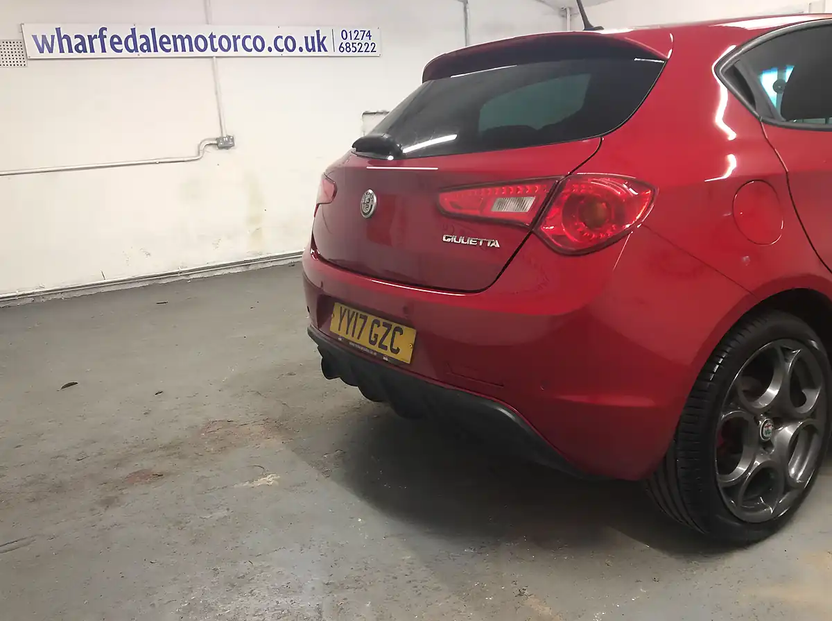 Used 2017 Alfa Romeo Giulietta Speciale Red - Interior and Exterior details 8