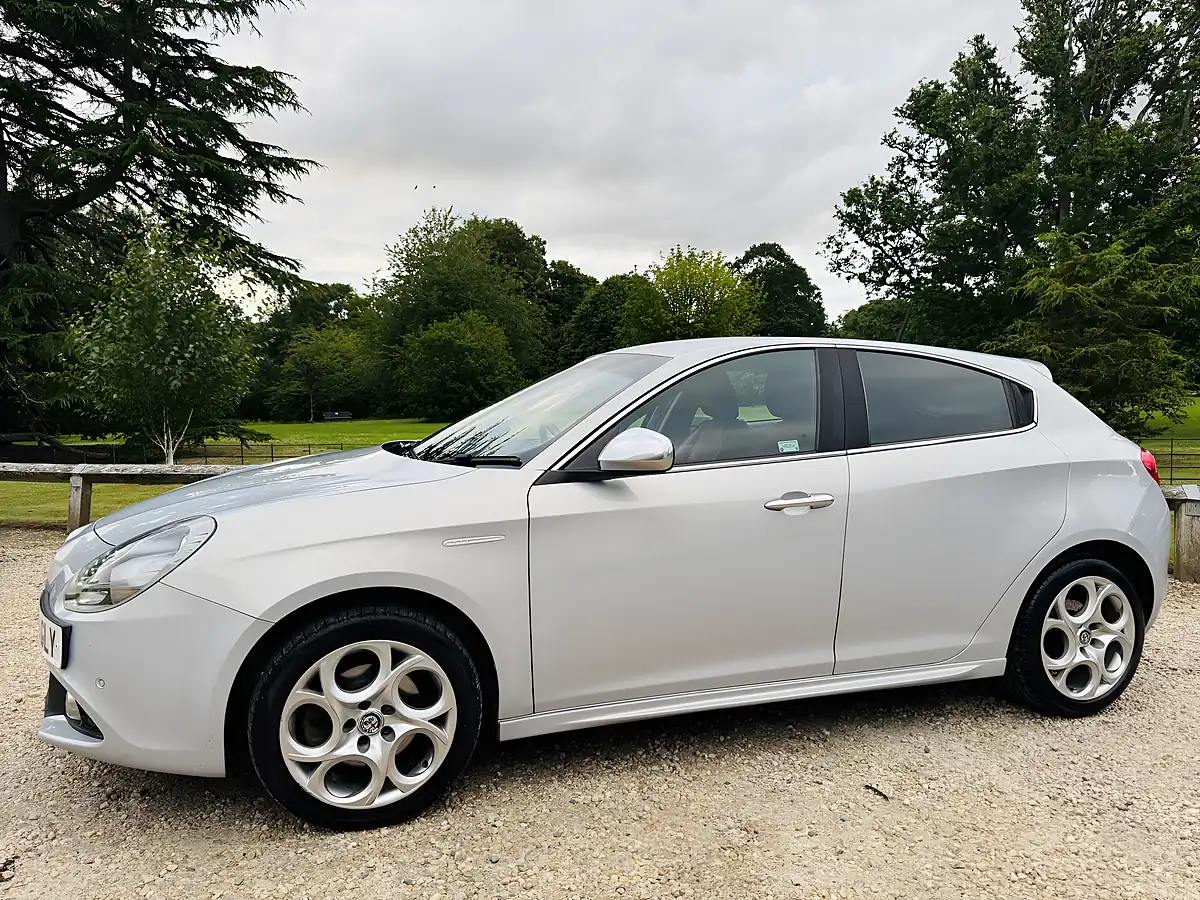 Used 2017 Alfa Romeo Giulietta Super Limited Edition Silver - Interior and Exterior details 14