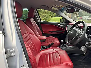 Used 2017 Alfa Romeo Giulietta Super Limited Edition Silver - Interior and Exterior details 17