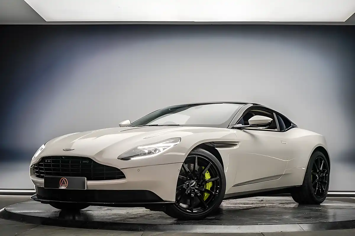 Used 2017 Aston Martin DB11 Coupe White - Front View