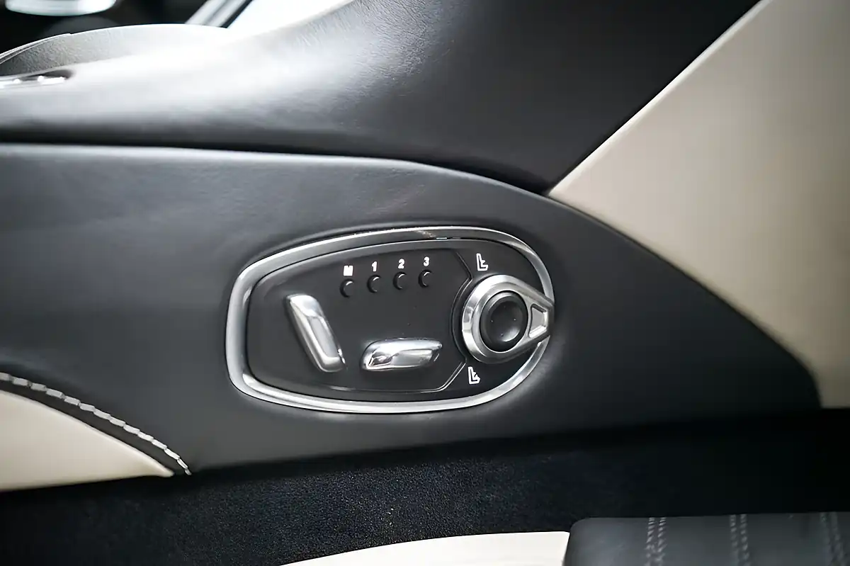 Used 2017 Aston Martin DB11 Coupe White - Interior and Exterior details 16