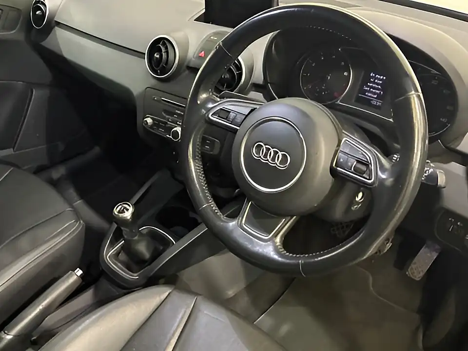 Used 2017 Audi A1 Se Blue - Interior and Exterior details 3