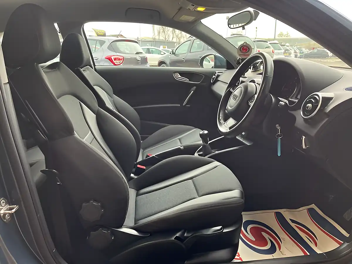 Used 2017 Audi A1 Sport Blue - Interior and Exterior details 5