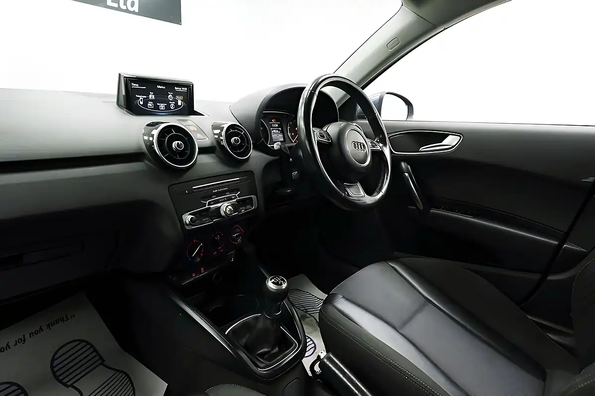 Used 2017 Audi A1 Sport Blue - Interior and Exterior details 6