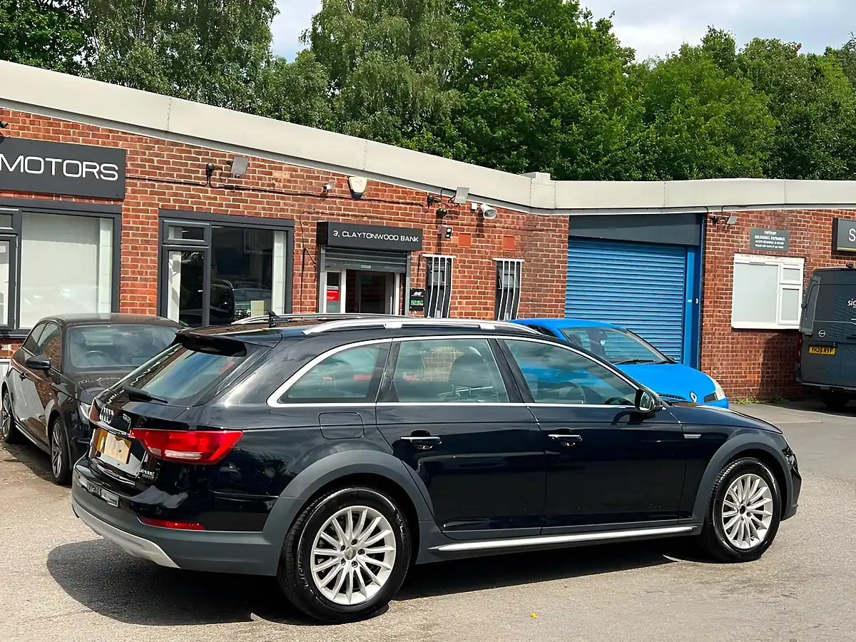 Used 2017 Audi A4 Allroad Black - Interior and Exterior details 8