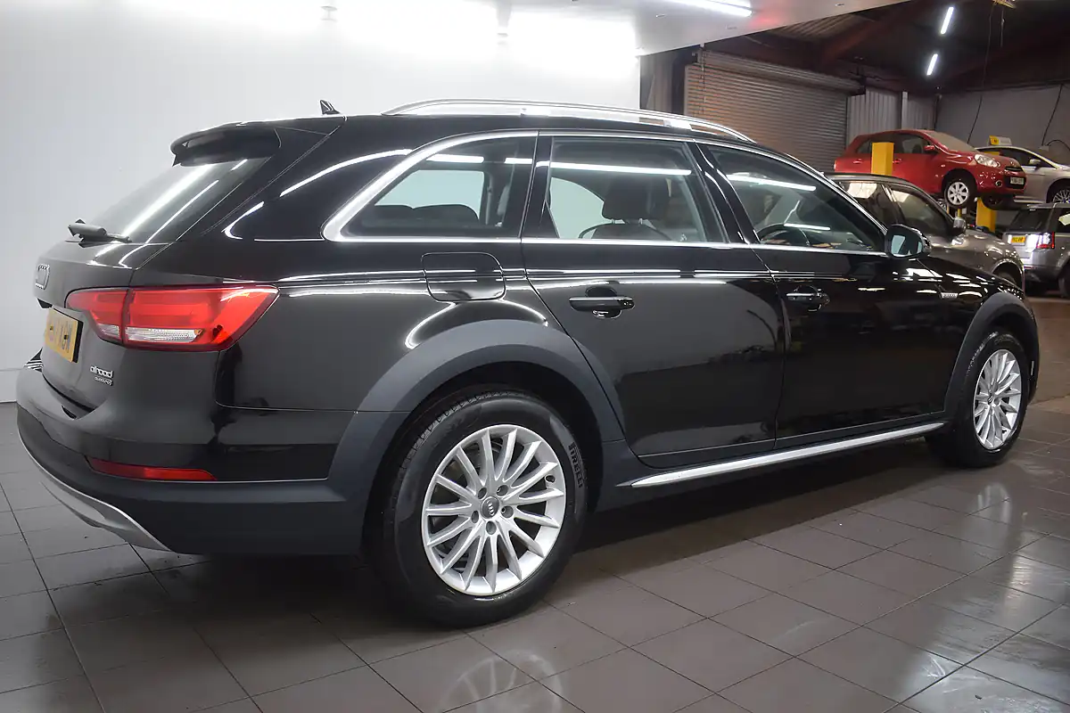 Used 2017 Audi A4 Allroad S Tronic Quattro Black - Interior and Exterior details 10