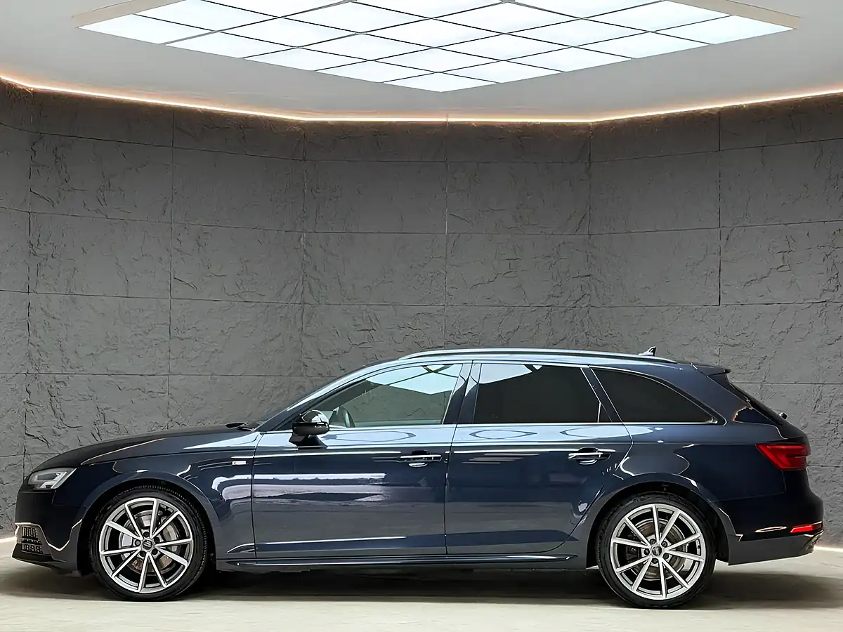 Used 2017 Audi A4 Avant S Line Blue - Interior and Exterior details 7