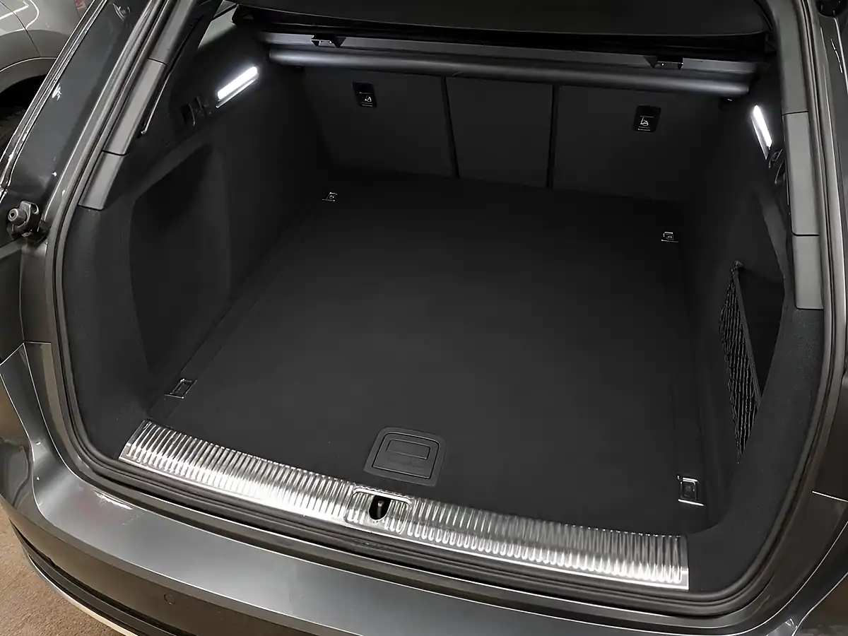 Used 2017 Audi A4 Avant S Line Grey - Interior and Exterior details 4