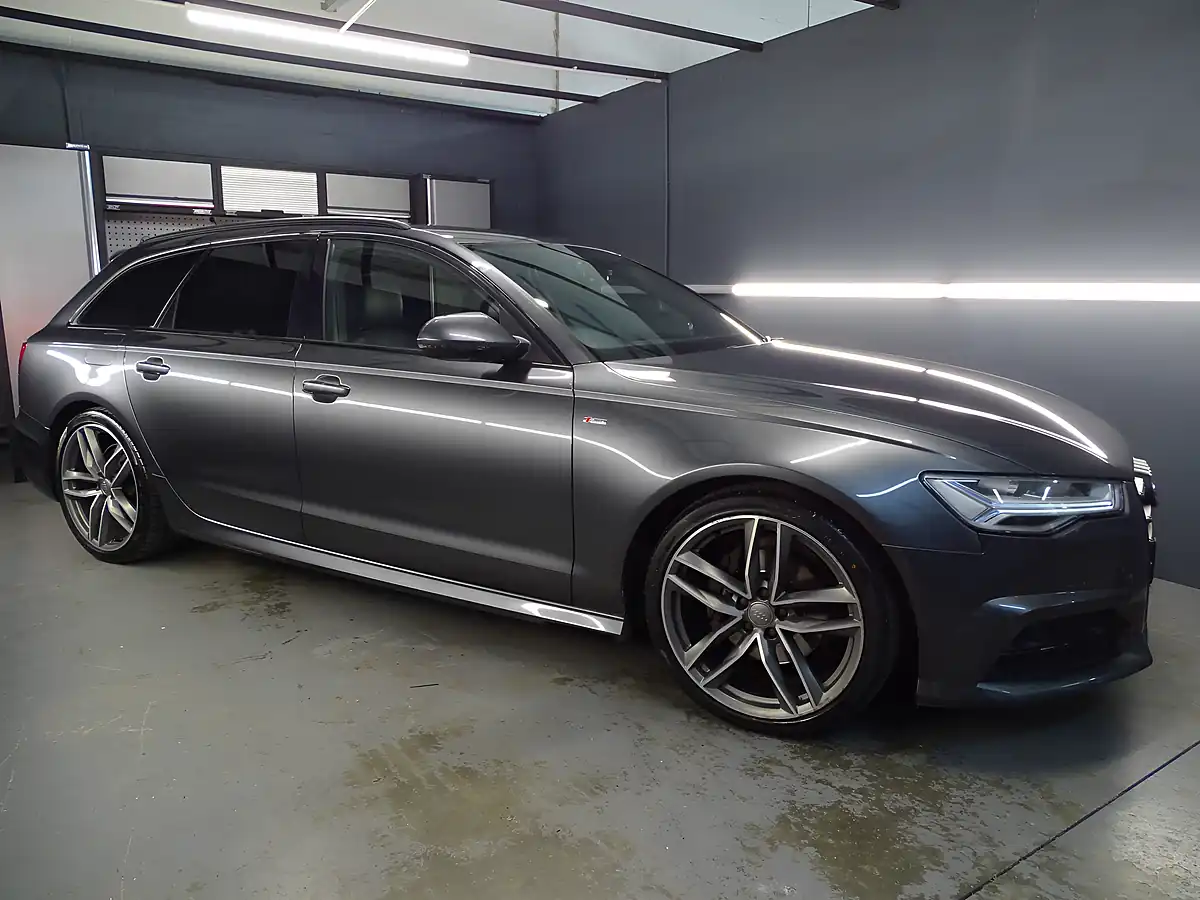 Used 2017 Audi A6 Avant Black Edition Daytona Grey Pearl Effect - Interior and Exterior details 4