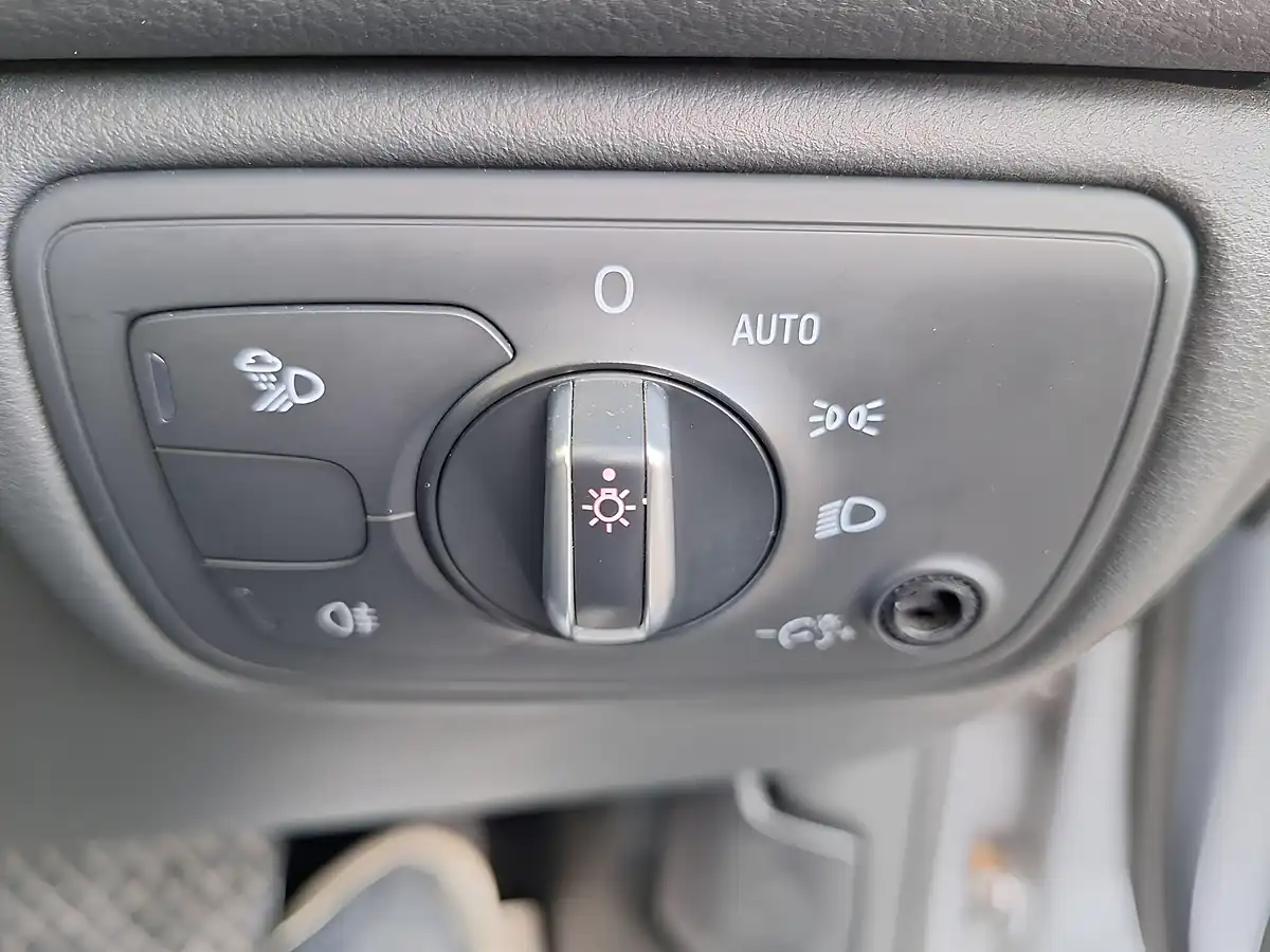 Used 2017 Audi A6 Avant Se Executive Silver - Interior and Exterior details 16