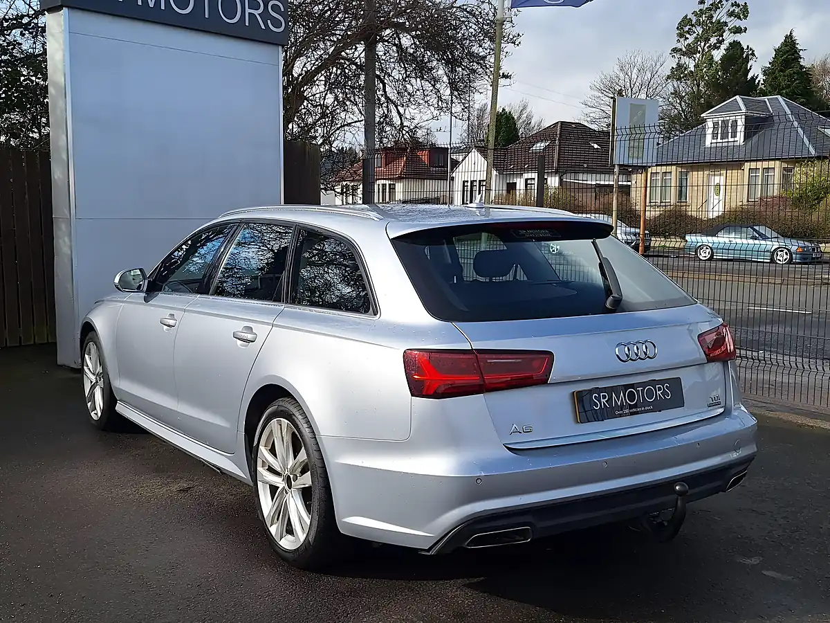 Used 2017 Audi A6 Avant Se Executive Silver - Interior and Exterior details 4
