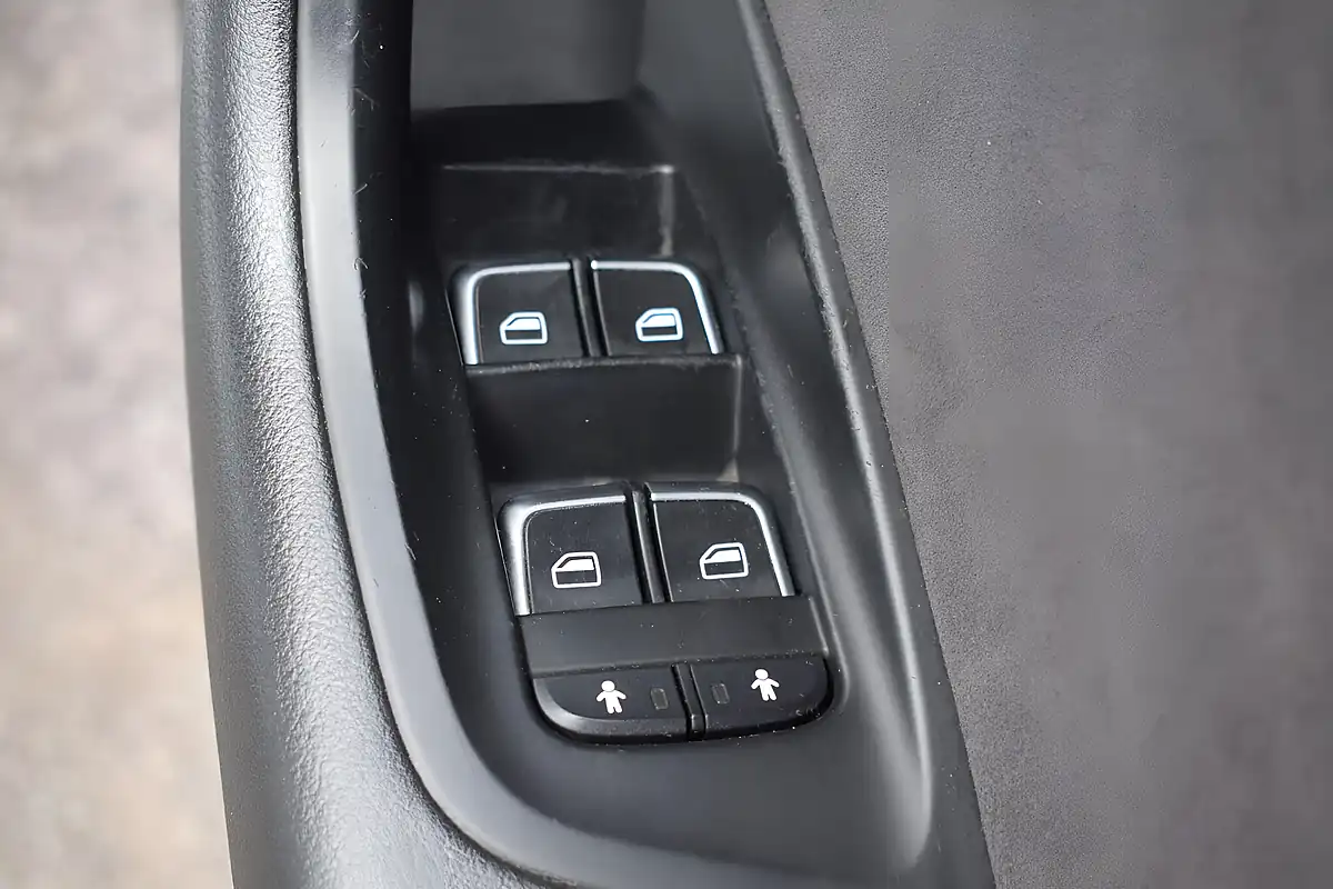 Used 2017 Audi A6 Saloon Black Edition White - Interior and Exterior details 17