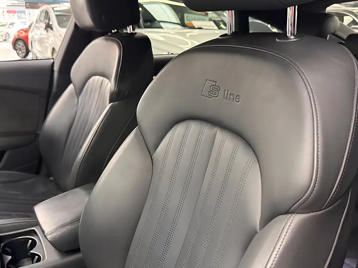 Used 2017 Audi A7 Black Edition Blue - Interior and Exterior details 17