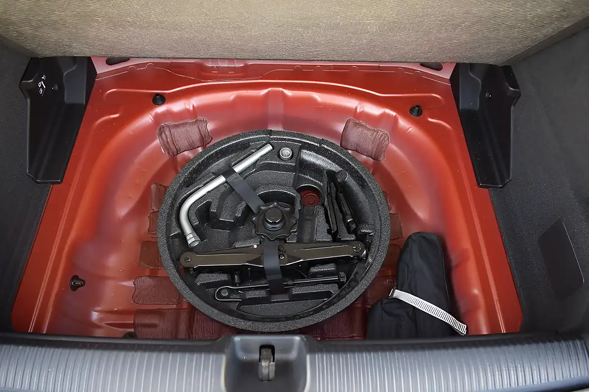 Used 2017 Audi Q2 S Line Coral Orange - Interior and Exterior details 14