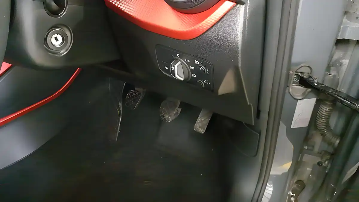 Used 2017 Audi Q2 Sport Grey - Interior and Exterior details 7