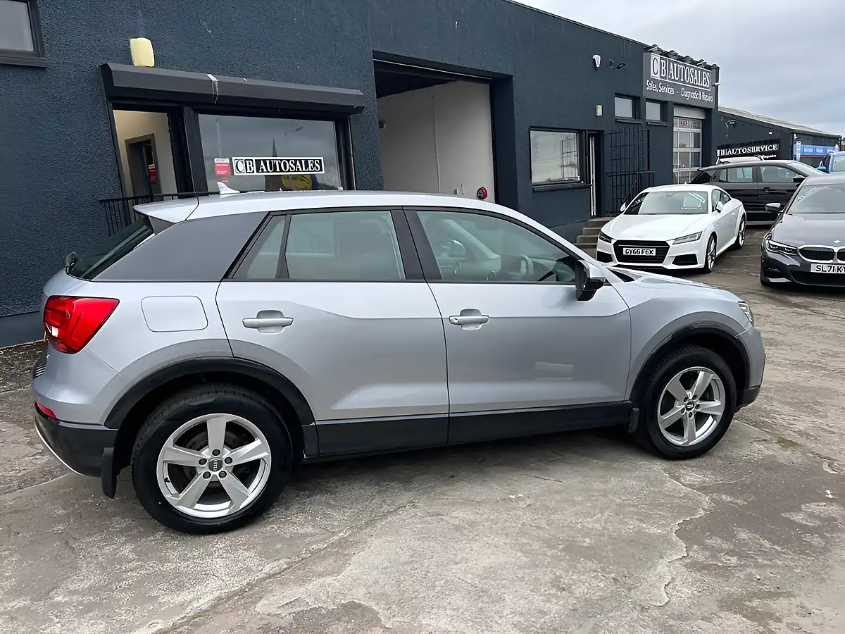 Used 2017 Audi Q2 Sport Silver - Interior and Exterior details 4