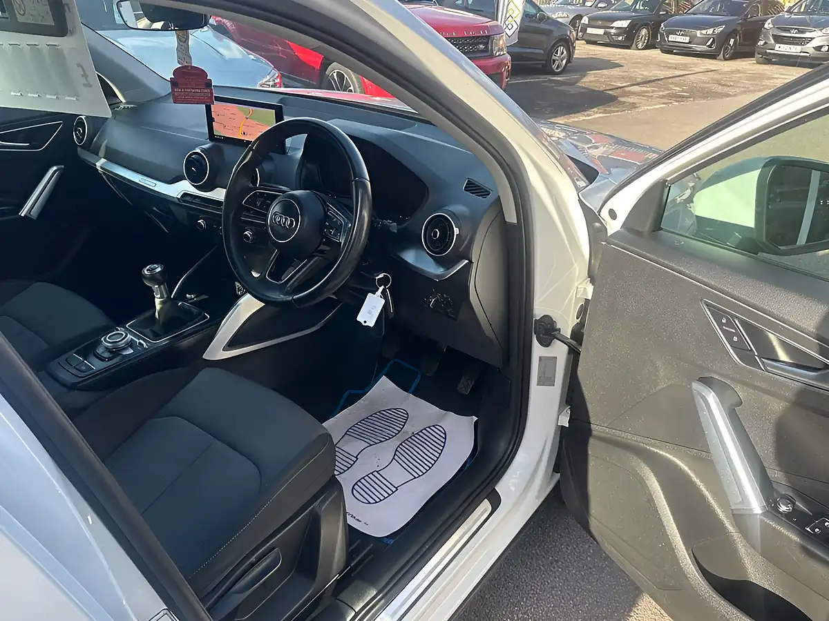 Used 2017 Audi Q2 Sport White - Interior and Exterior details 14