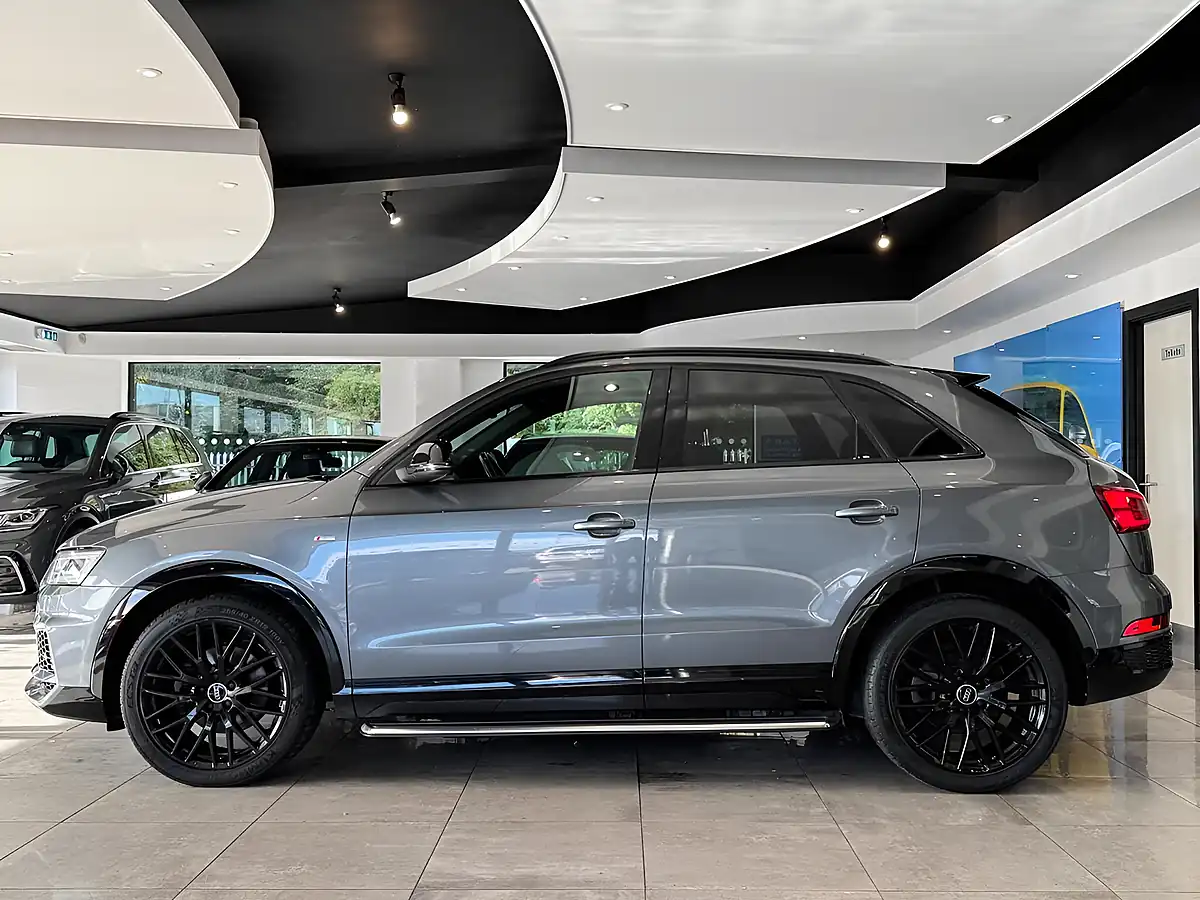 Used 2017 Audi Q3 Black Edition Grey - Interior and Exterior details 7