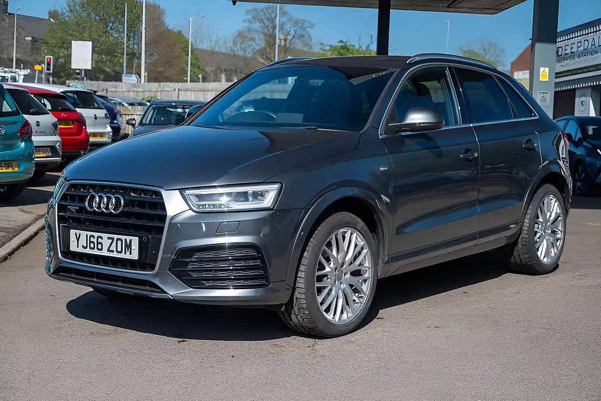 Used 2017 Audi Q3 S Line Plus Daytona Grey Pearl Effect - Interior and Exterior details 4