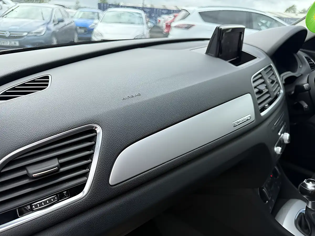Used 2017 Audi Q3 Sport Silver - Interior and Exterior details 17