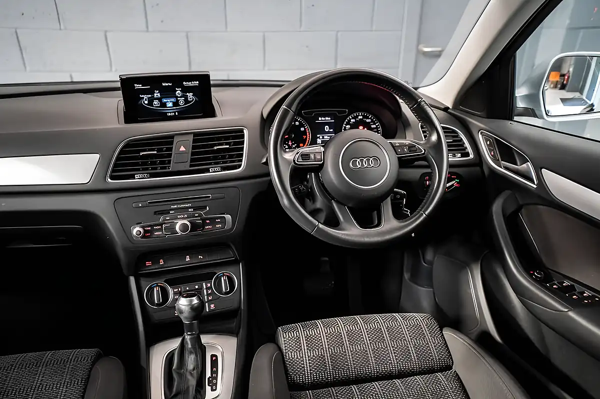 Used 2017 Audi Q3 Sport Silver - Interior and Exterior details 13