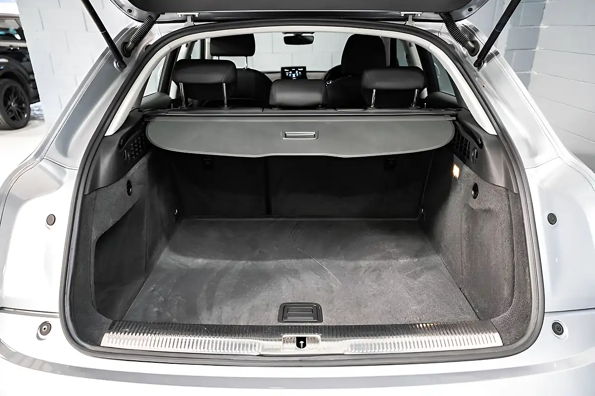 Used 2017 Audi Q3 Sport Silver - Interior and Exterior details 17