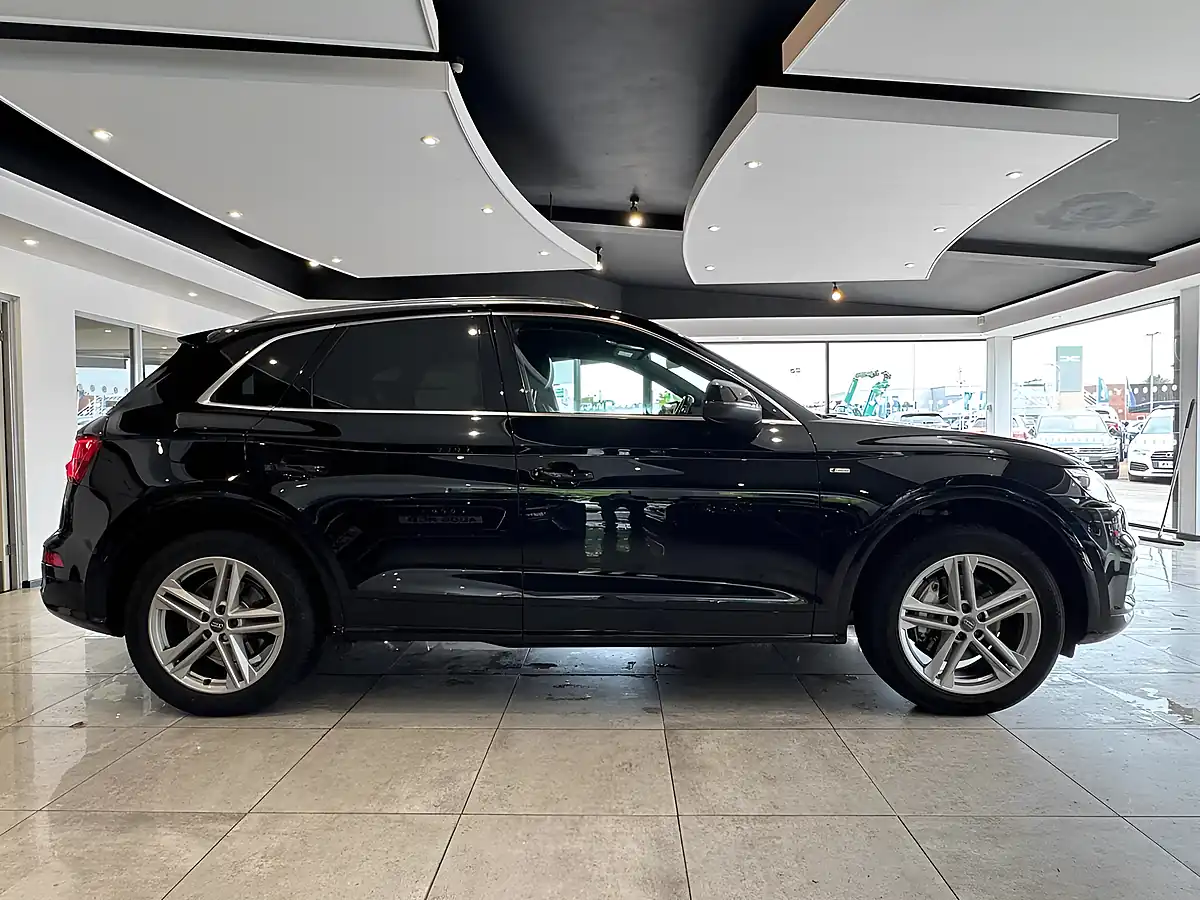 Used 2017 Audi Q5 S Line Black - Interior and Exterior details 9