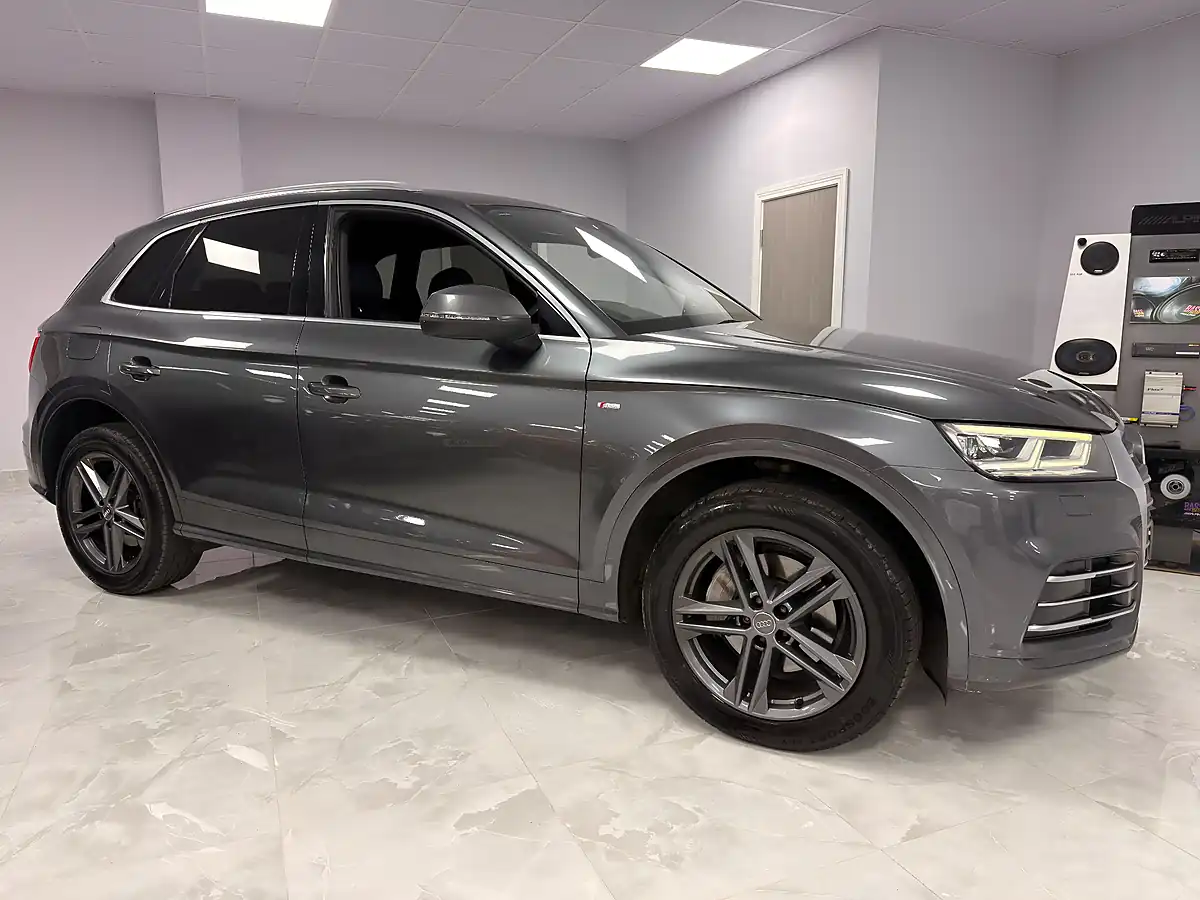 Used 2017 Audi Q5 S Line Daytona Grey - Interior and Exterior details 5