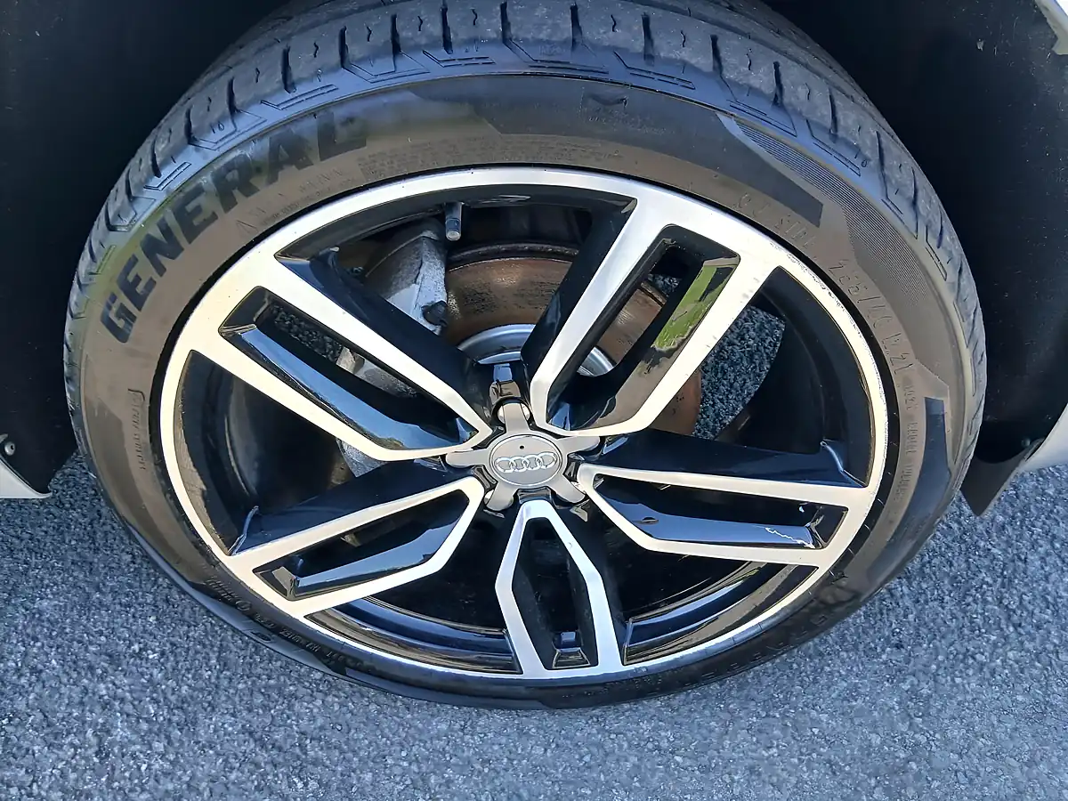 Used 2017 Audi Q5 S Line Plus Silver - Interior and Exterior details 16
