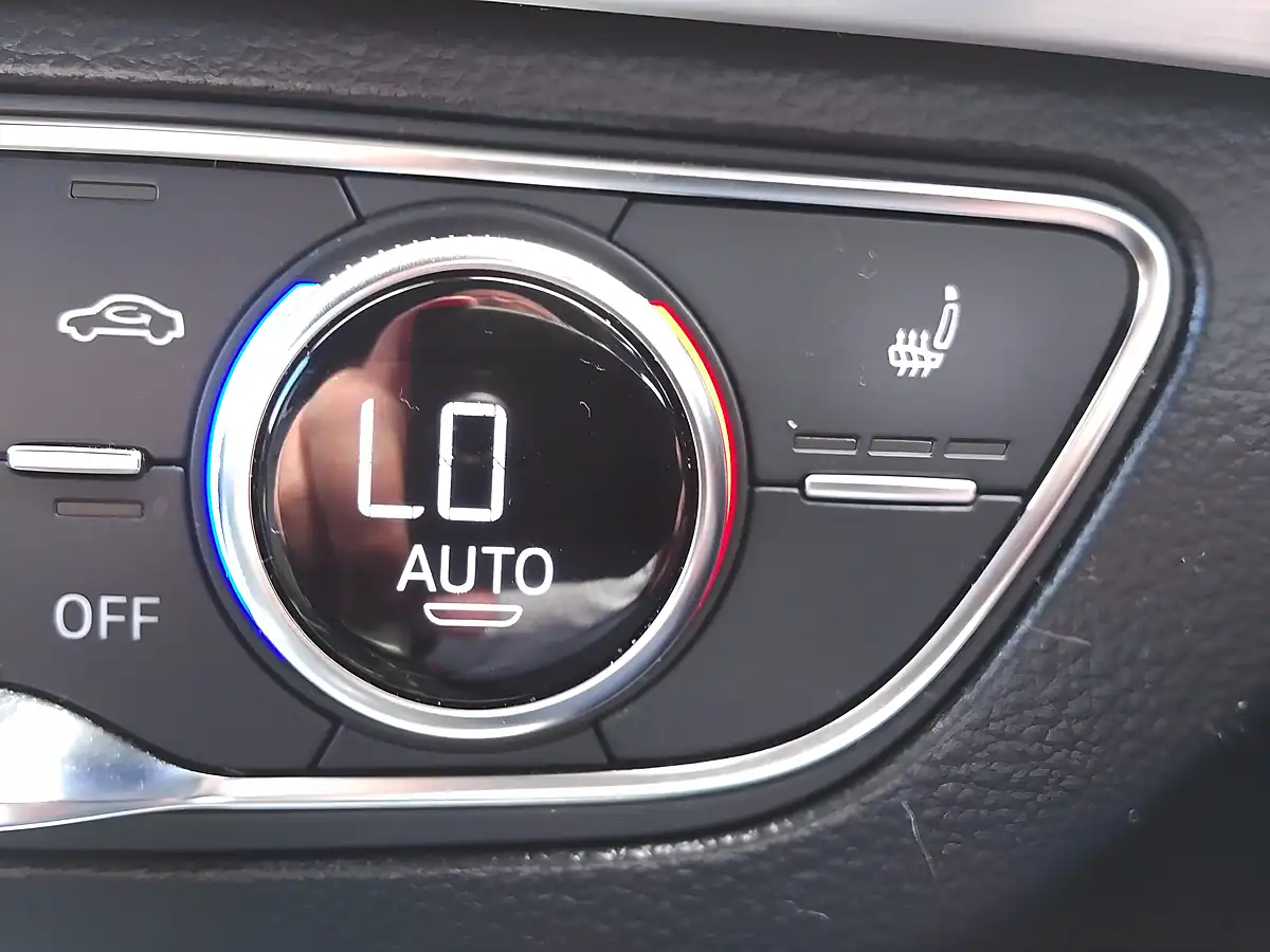 Used 2017 Audi Q5 S Line Silver - Interior and Exterior details 17
