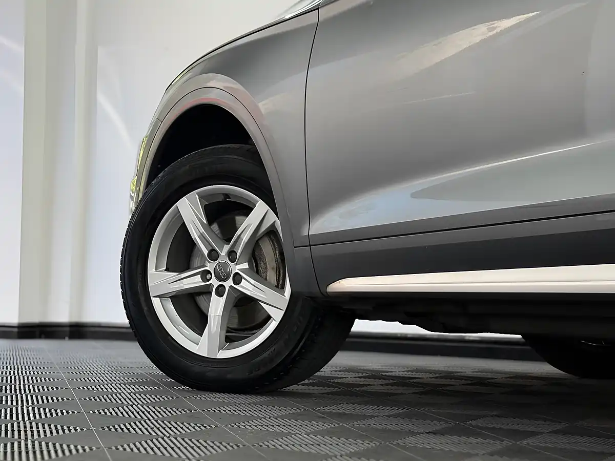 Used 2017 Audi Q5 Sport Grey - Interior and Exterior details 5