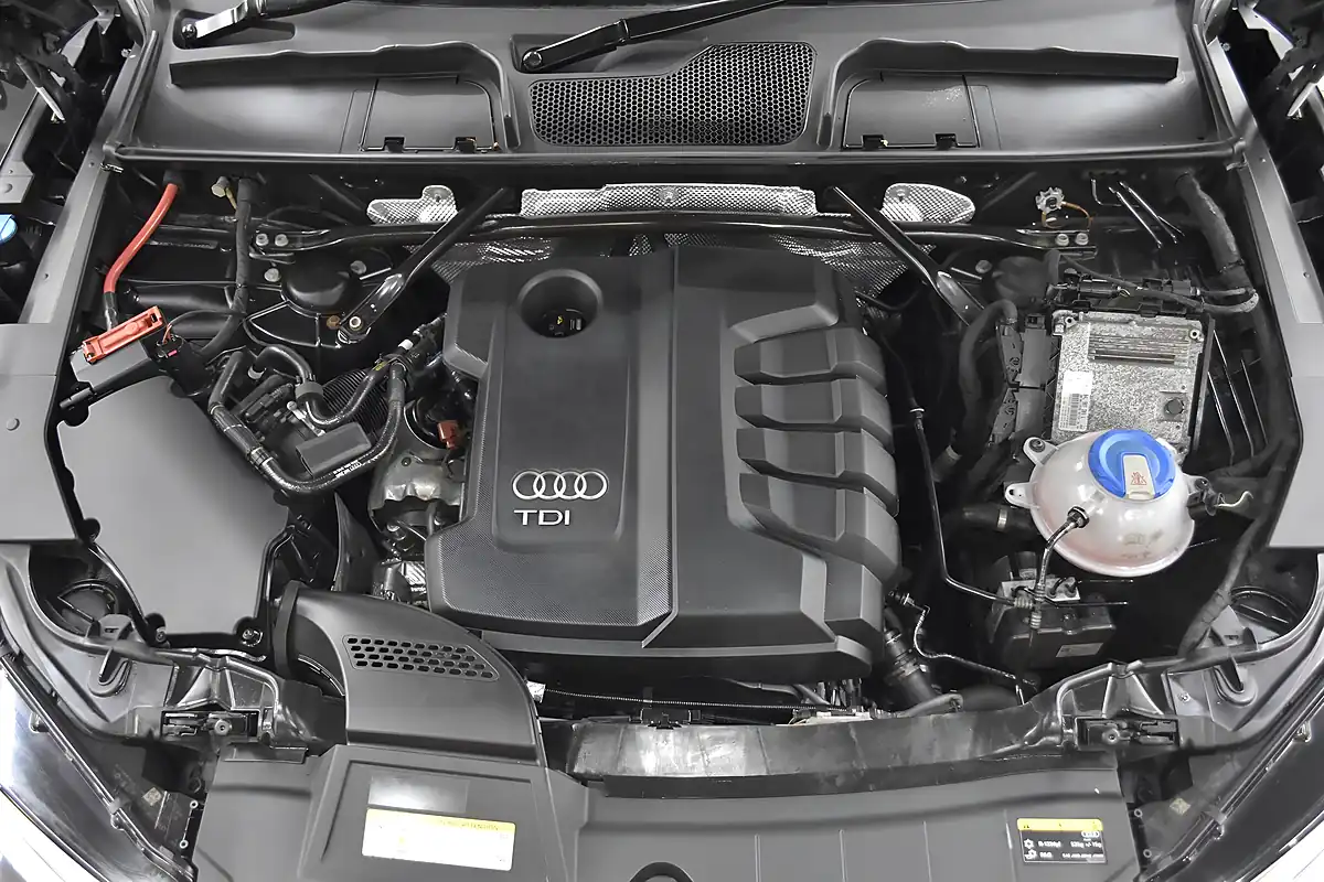 Used 2017 Audi Q5 Sport S Tronic Quattro Grey - Interior and Exterior details 4