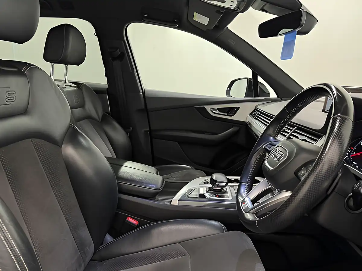 Used 2017 Audi Q7 S Line Black - Interior and Exterior details 10