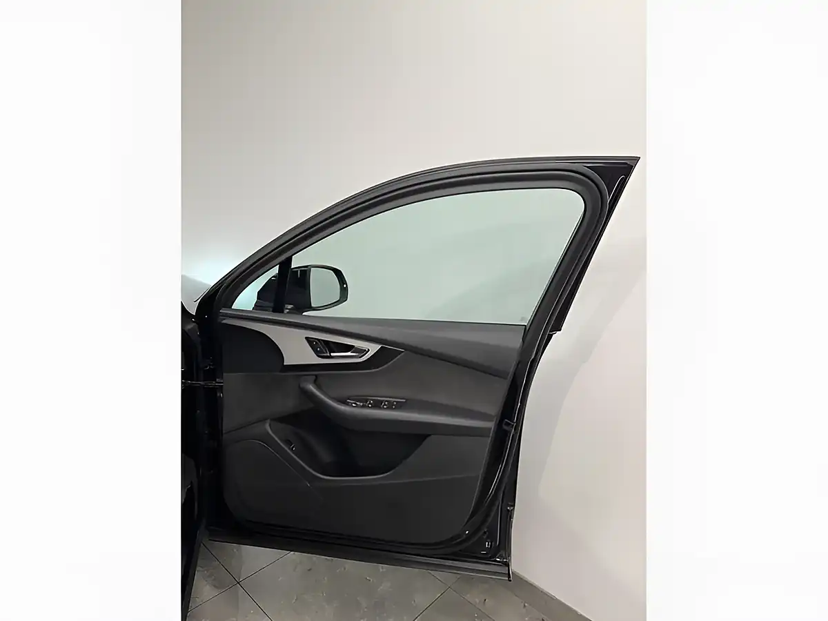 Used 2017 Audi Q7 S Line Black - Interior and Exterior details 12