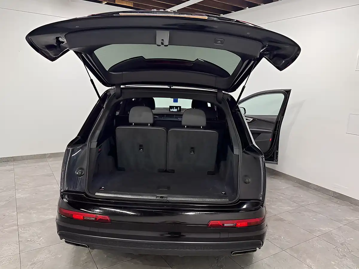 Used 2017 Audi Q7 S Line Black - Interior and Exterior details 16