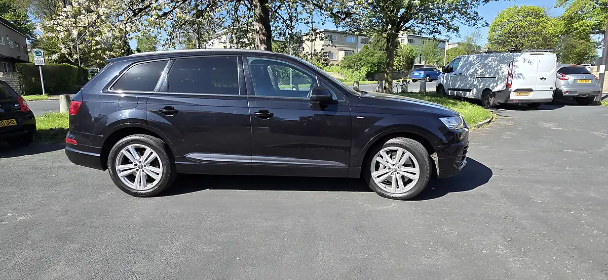 Used 2017 Audi Q7 S Line Black - Interior and Exterior details 15