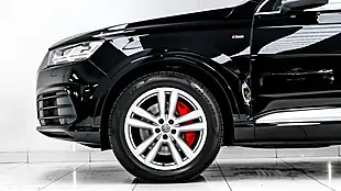 Used 2017 Audi Q7 S Line Black - Interior and Exterior details 11