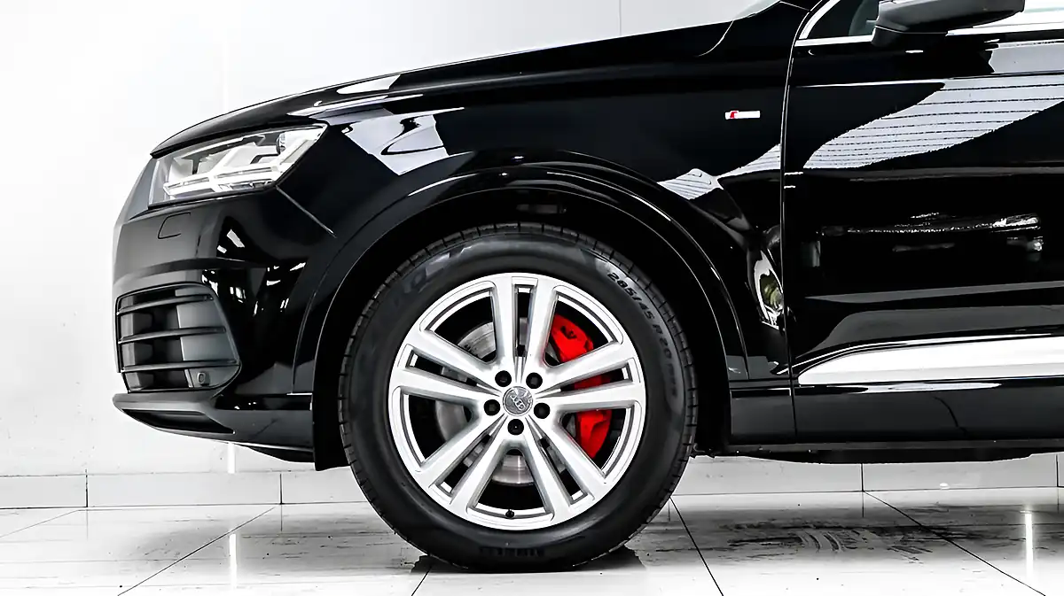 Used 2017 Audi Q7 S Line Black - Interior and Exterior details 11