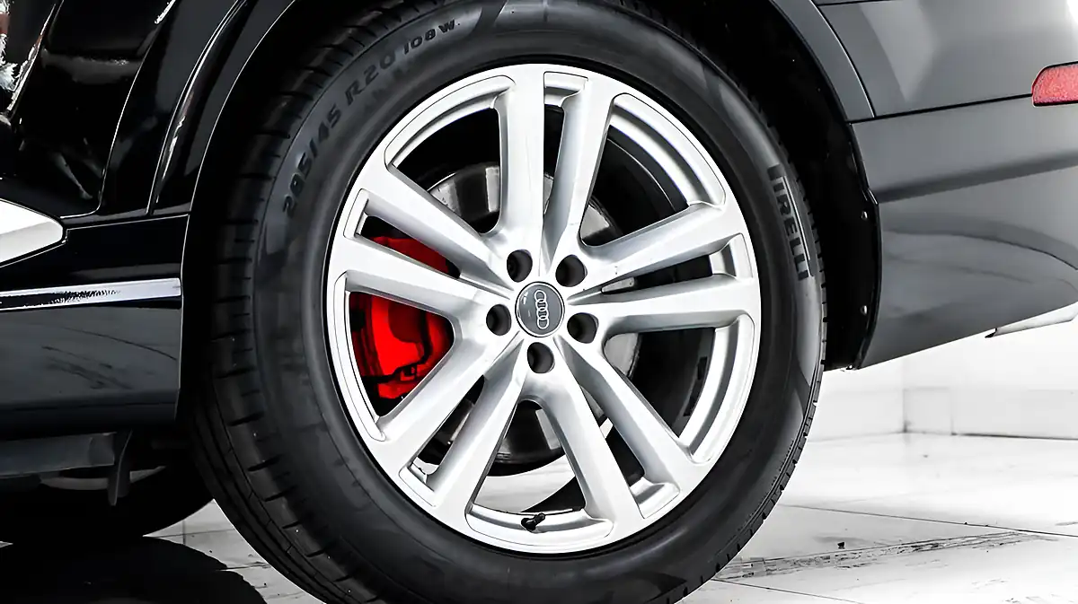 Used 2017 Audi Q7 S Line Black - Interior and Exterior details 12