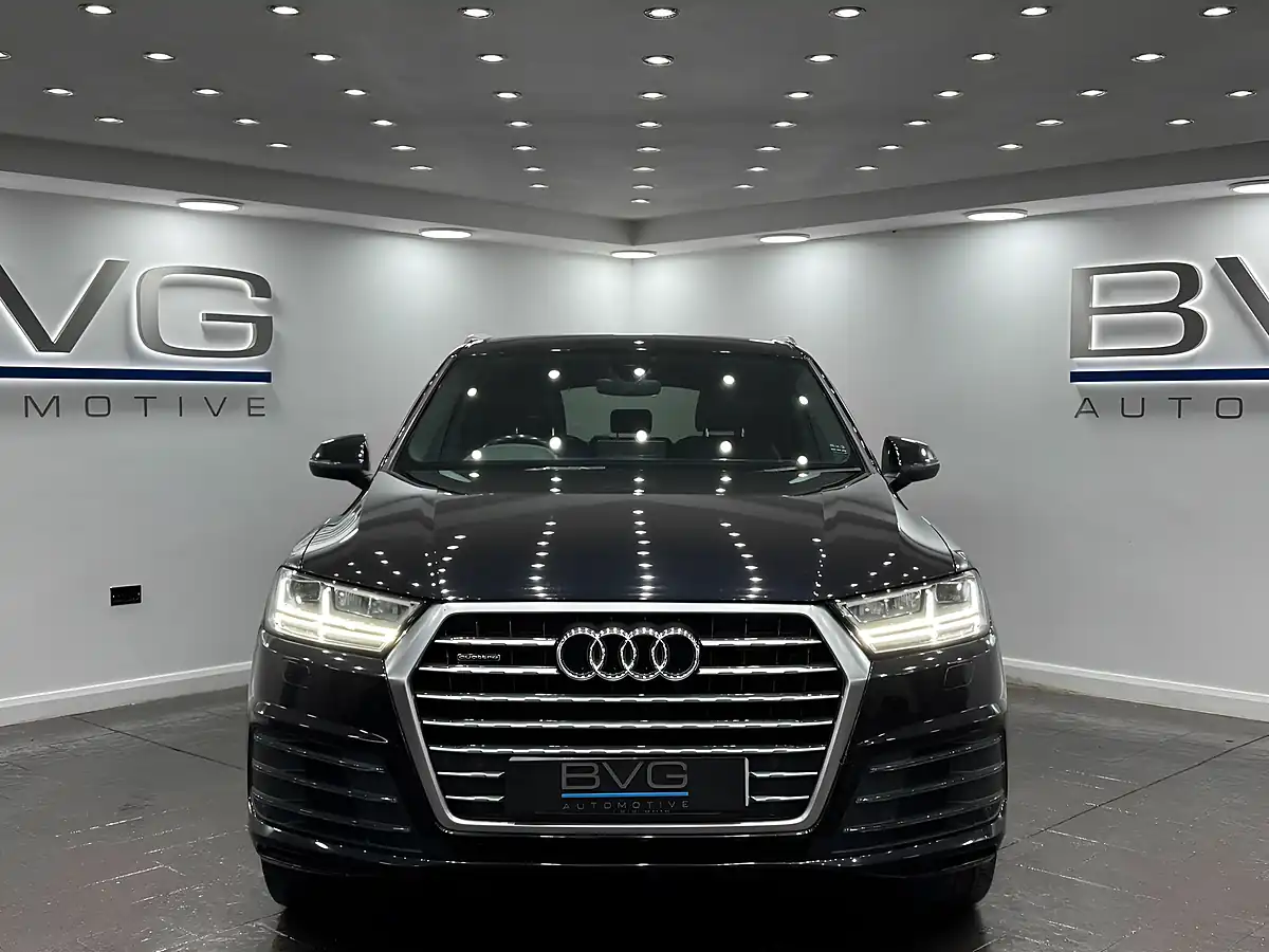 Used 2017 Audi Q7 S Line Black - Interior and Exterior details 4