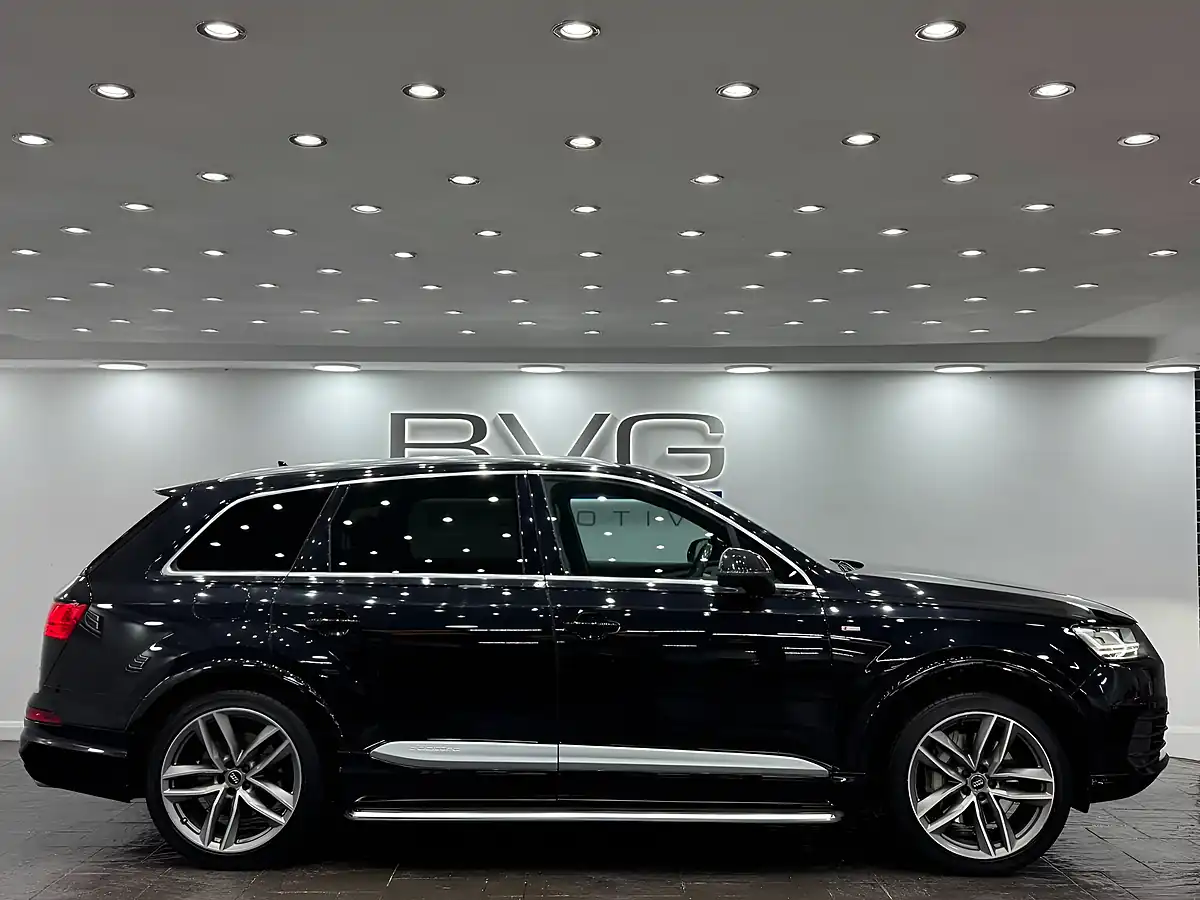 Used 2017 Audi Q7 S Line Black - Interior and Exterior details 6