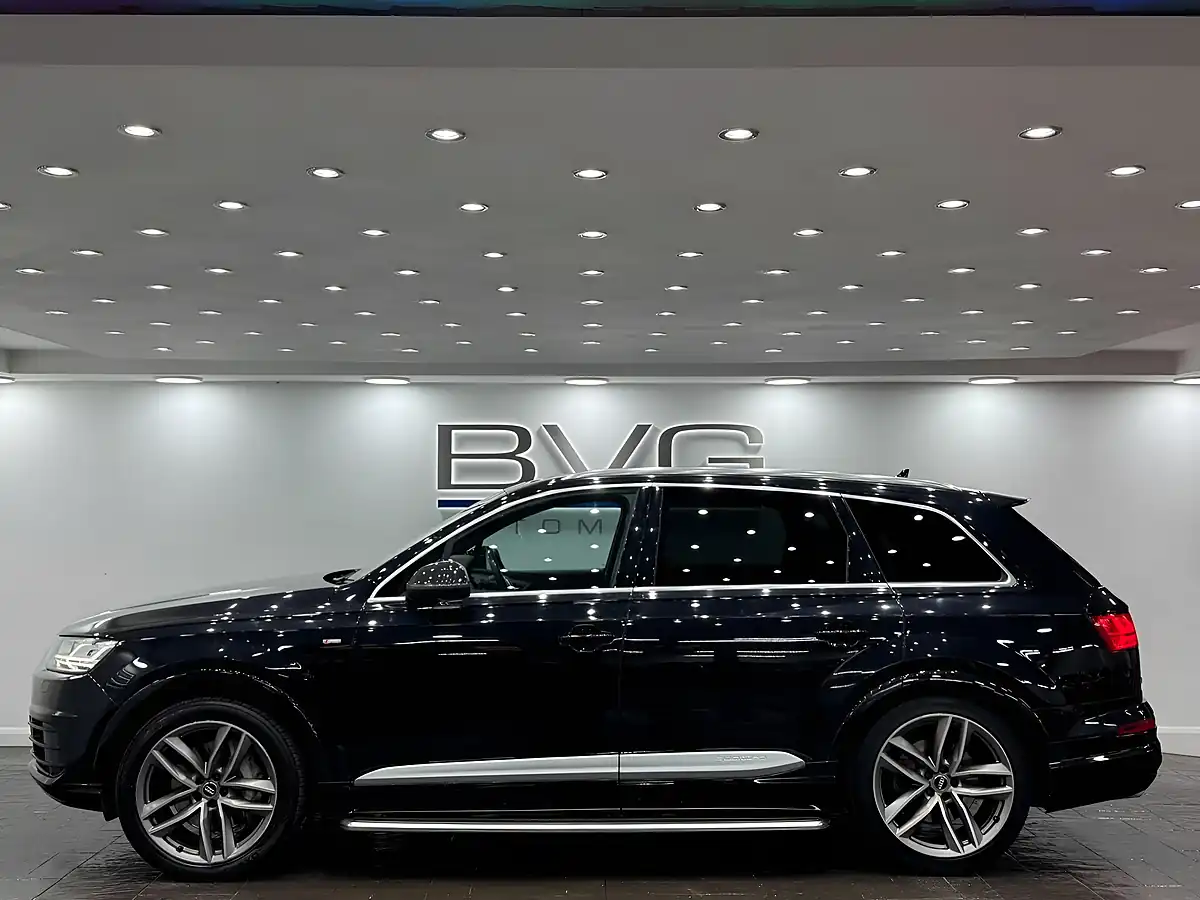 Used 2017 Audi Q7 S Line Black - Interior and Exterior details 7