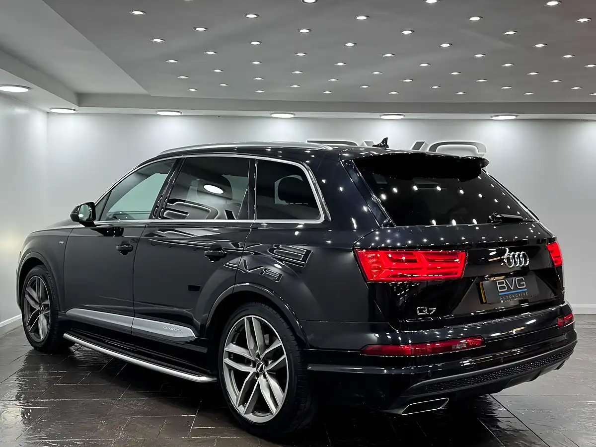 Used 2017 Audi Q7 S Line Black - Interior and Exterior details 9