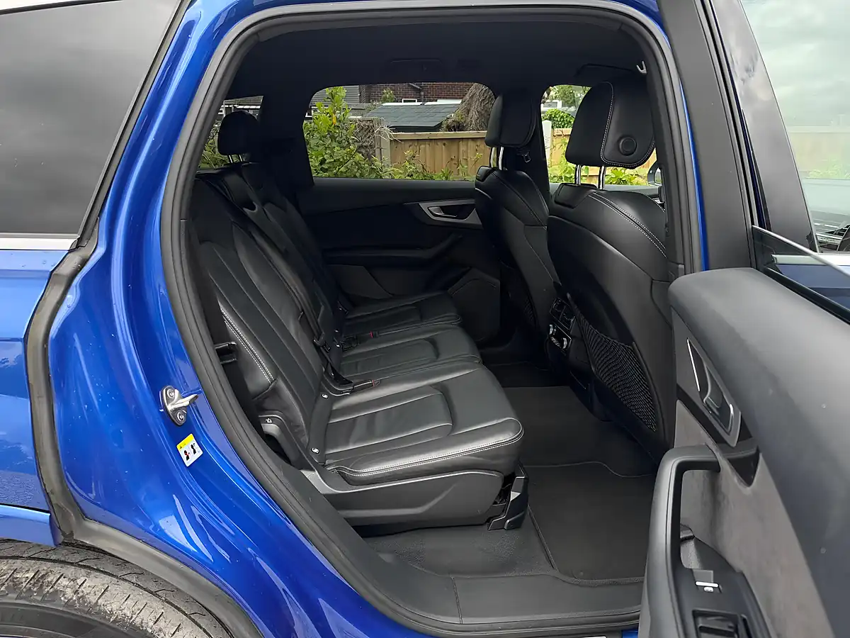 Used 2017 Audi Q7 S Line Blue - Interior and Exterior details 11