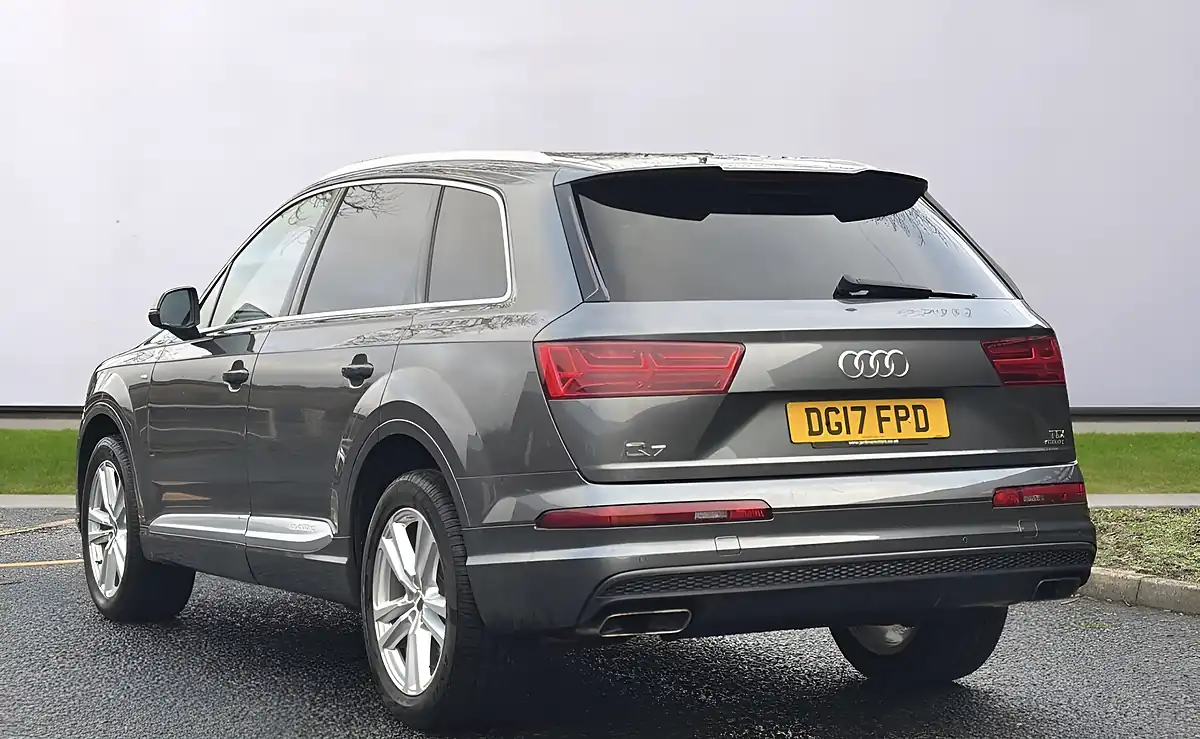 Used 2017 Audi Q7 S Line Grey - Interior and Exterior details 10
